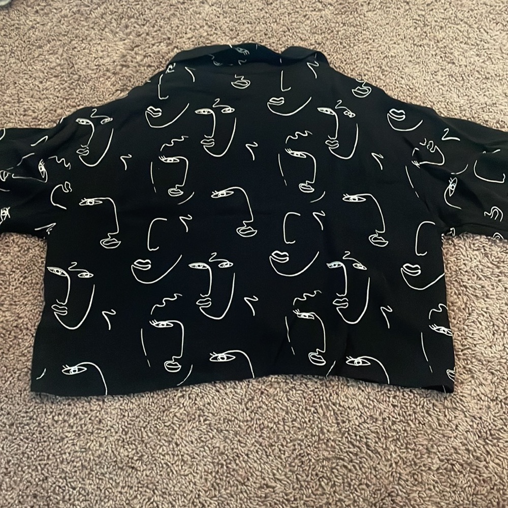 Button up - Picture 3 of 3